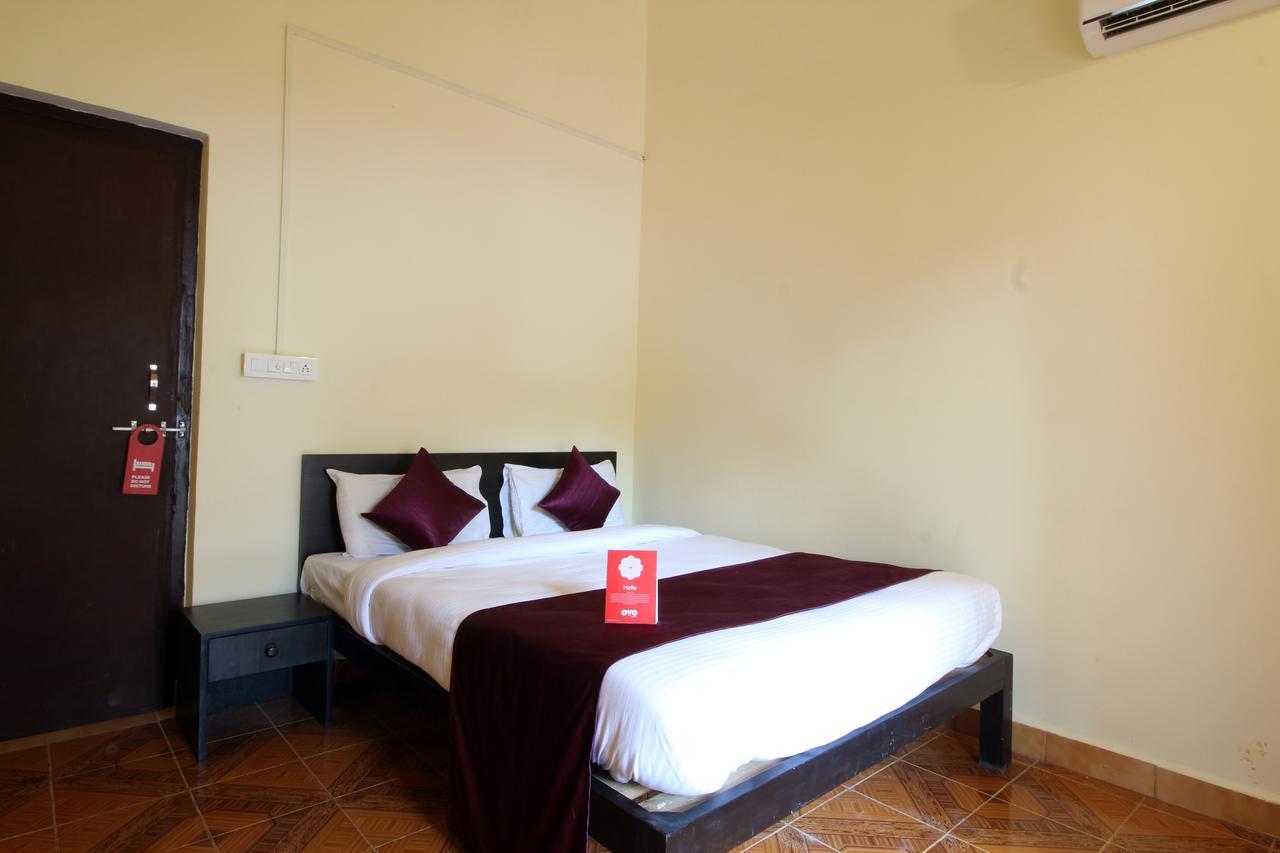 Oyo 10385 Hotel Nirmala Vilas Кандолим Екстериор снимка