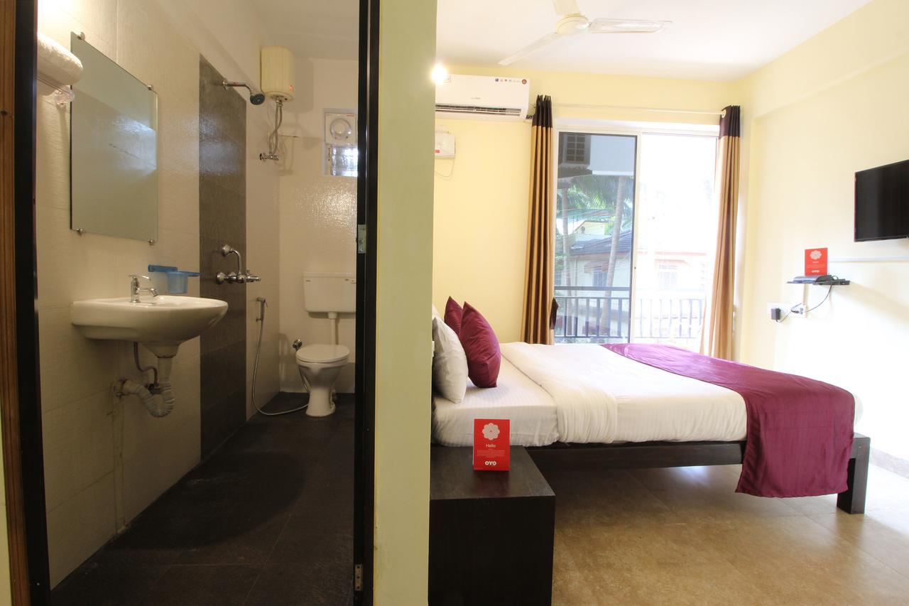 Oyo 10385 Hotel Nirmala Vilas Кандолим Екстериор снимка